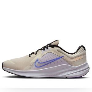 Nike Men's Cream and Purple Athletic Shoes